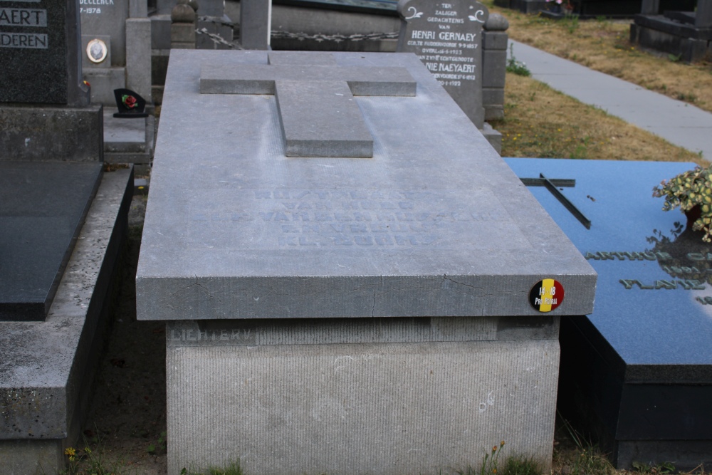 Belgische Oorlogsgraven Ruddervoorde #2