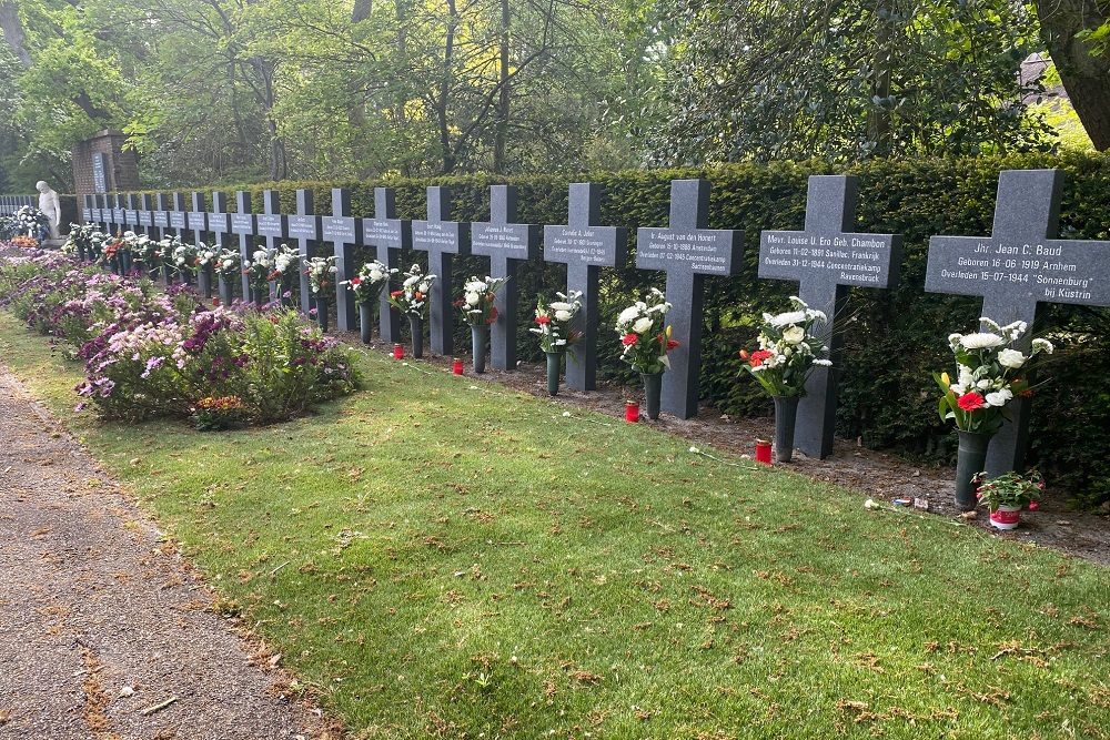 Nederlandse Oorlogsgraven Stijkelmonument (Westduin) #2