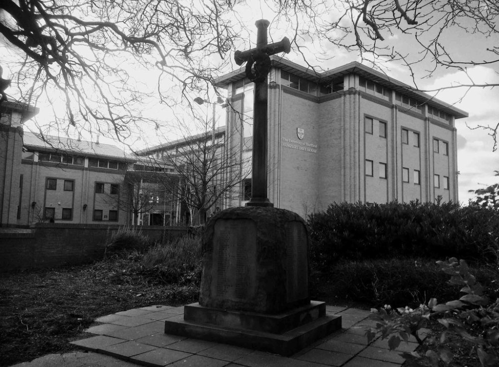 Oorlogsmonument Adwick #1