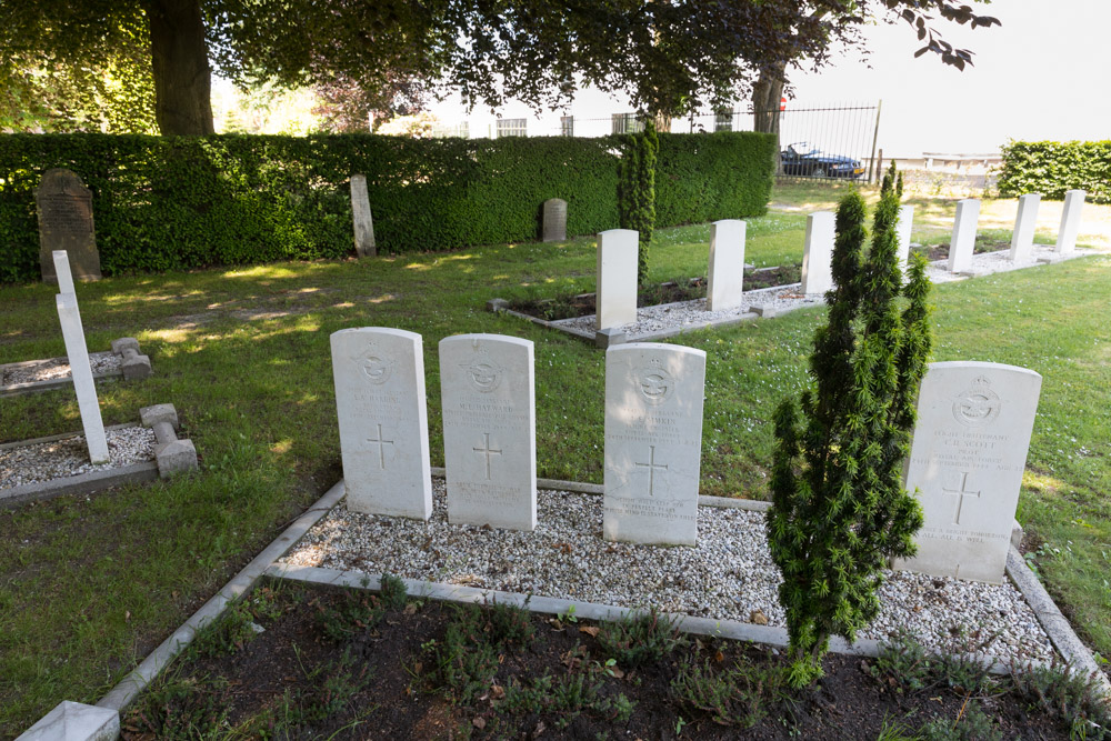 Oorlogsgraven van het Gemenebest Oude Begraafplaats Holten #2