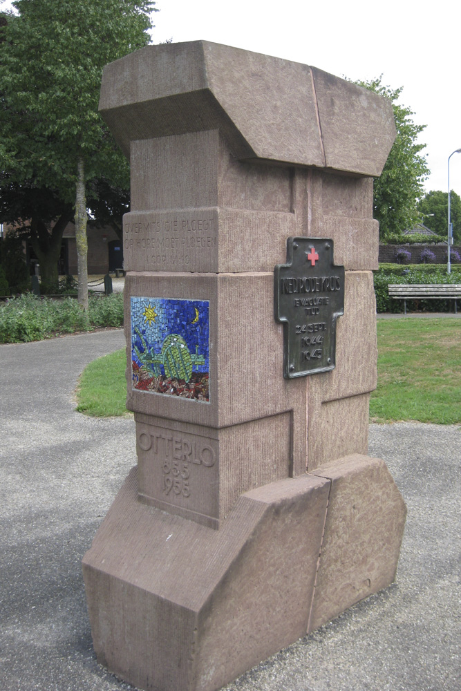 Evacuatiemonument Rode Kruis Otterlo #3