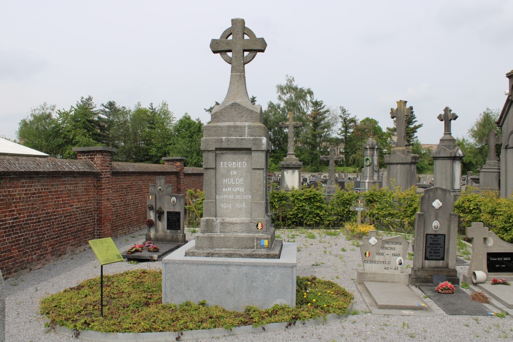 Oorlogsmonument Begraafplaats Kapelle-op-den-Bos	