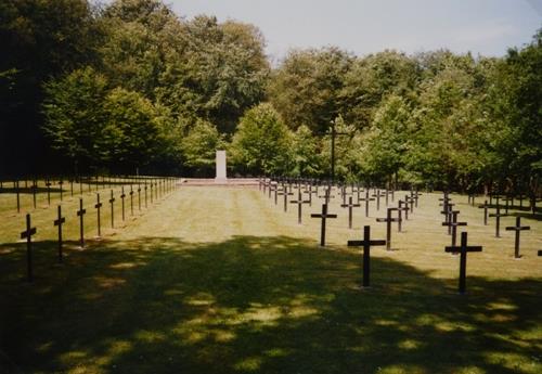 German War Cemetery pinonville #5