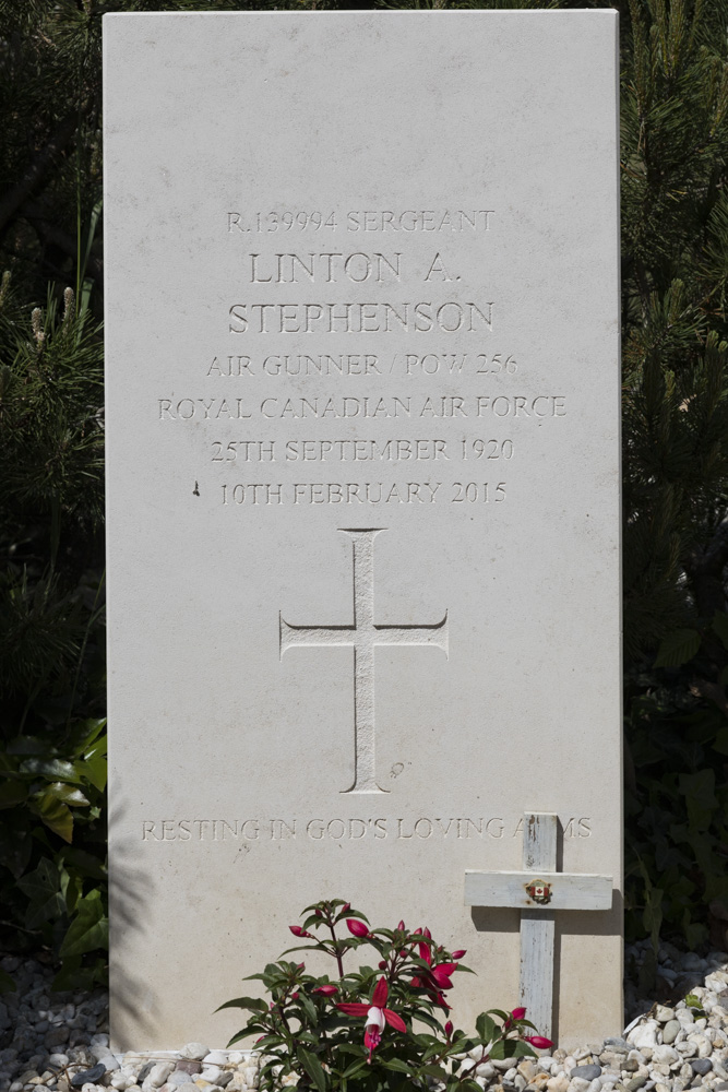 Commonwealth War Graves General Cemetery Terwolde #2