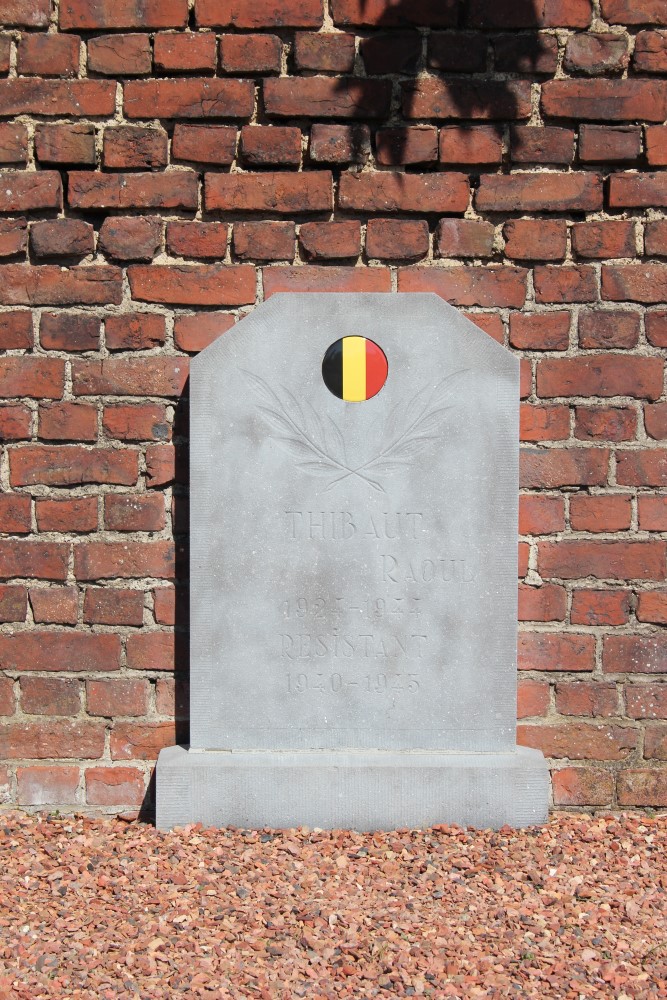 Belgisch Oorlogsgraf Oisquercq #2