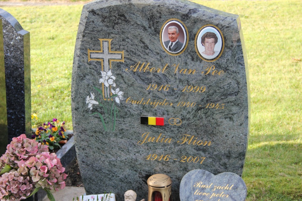 Belgian Graves Veterans Tombeek #4