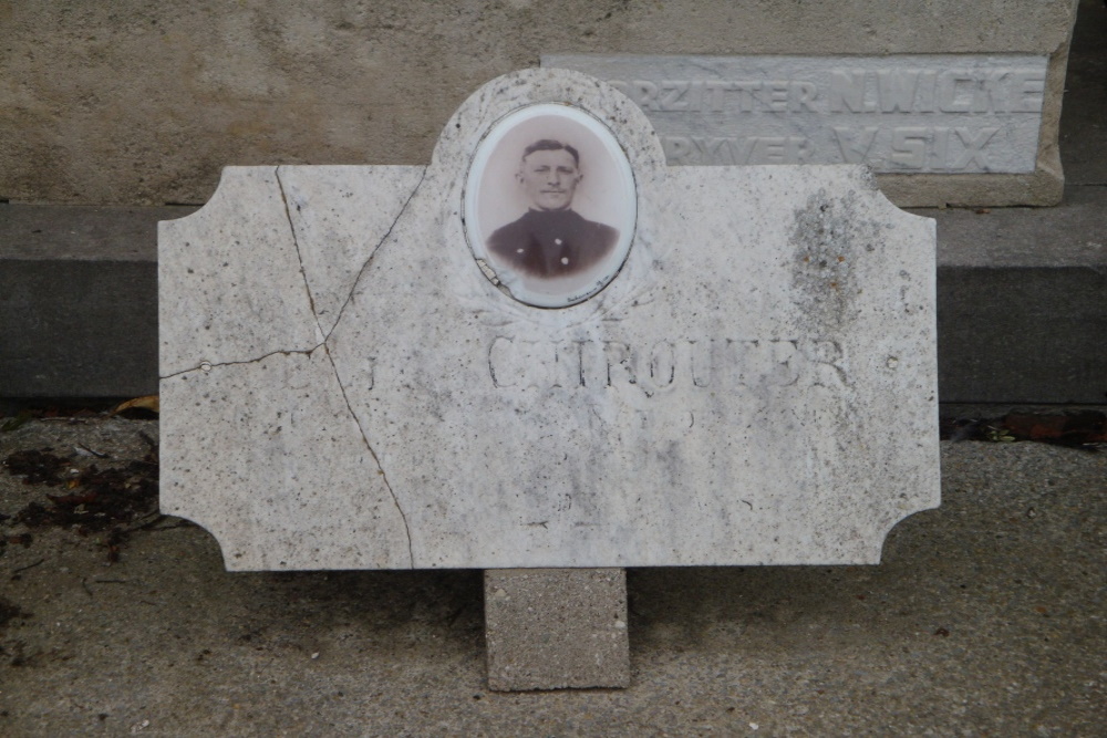 War Memorial Nieuwkerke #5