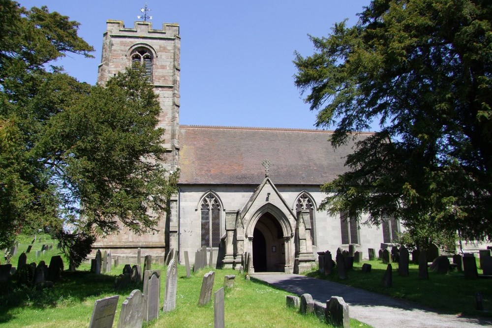 Oorlogsgraven van het Gemenebest St. Peter Churchyard