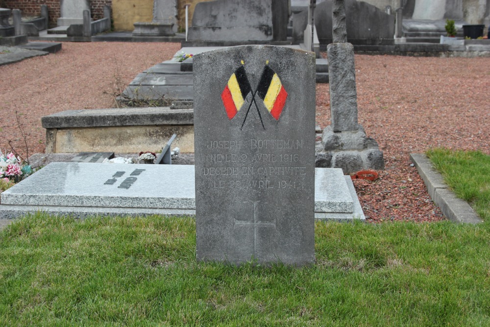 Belgische Oorlogsgraven Ophain-Bois-Seigneur-Isaac #1
