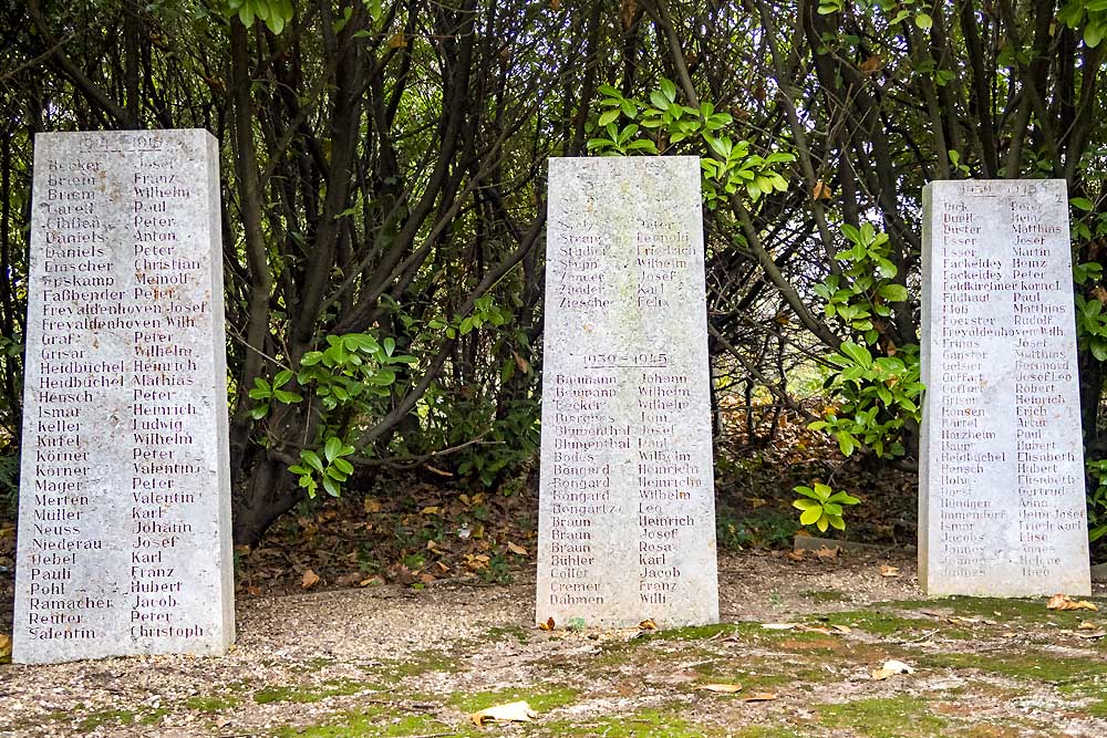 War Memorial Niederau #2