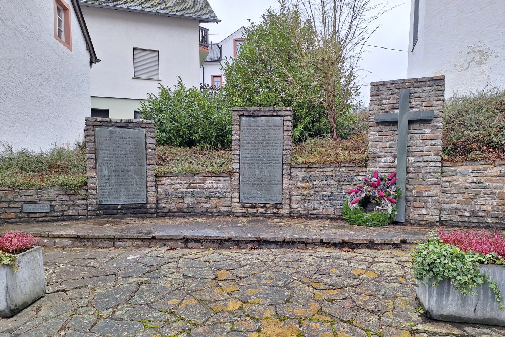 War Memorial Dasburg #1