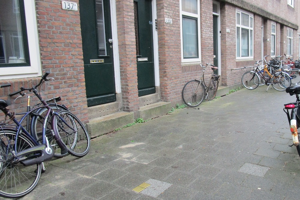 Stolpersteine Willebrordusstraat 137a #4