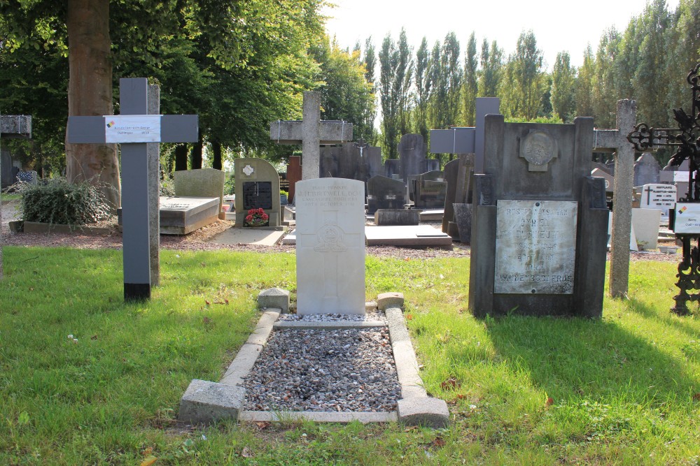 Commonwealth War Grave Marke #3