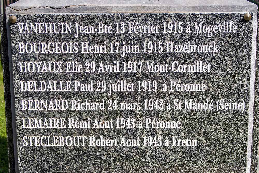 War Memorial Péronne-en-Mélantois #4