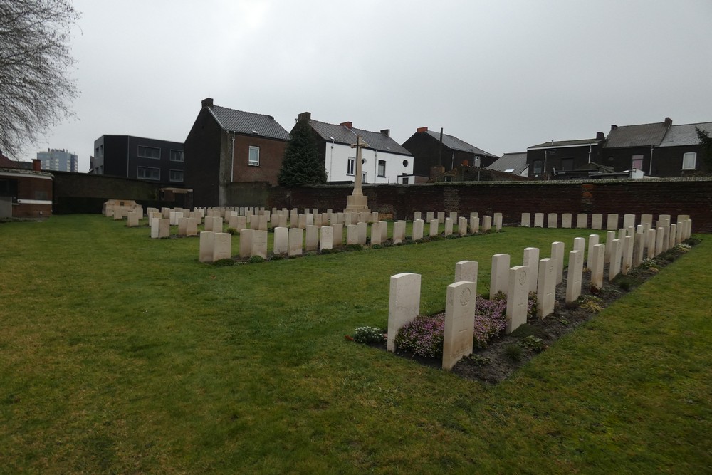 Oorlogsgraven van het Gemenebest Charleroi #2
