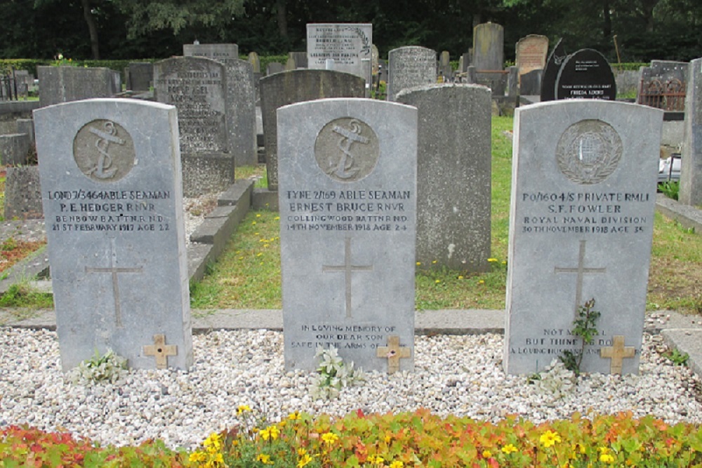 Commonwealth War Graves Groningen #4