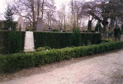 Graven Burgerslachtoffers Rooms Katholiek Kerkhof Oisterwijk