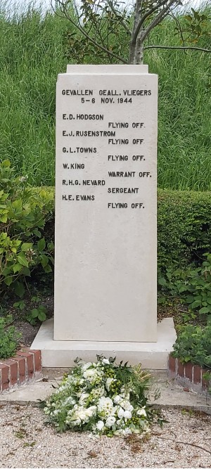 Monument Gevallen Vliegeniers RAF Venhuizen #2