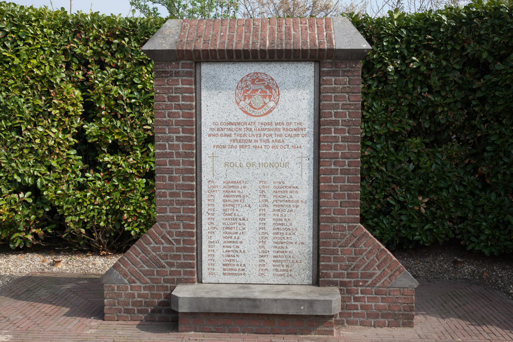 Memorial The Hampshire Regiment Driel #1