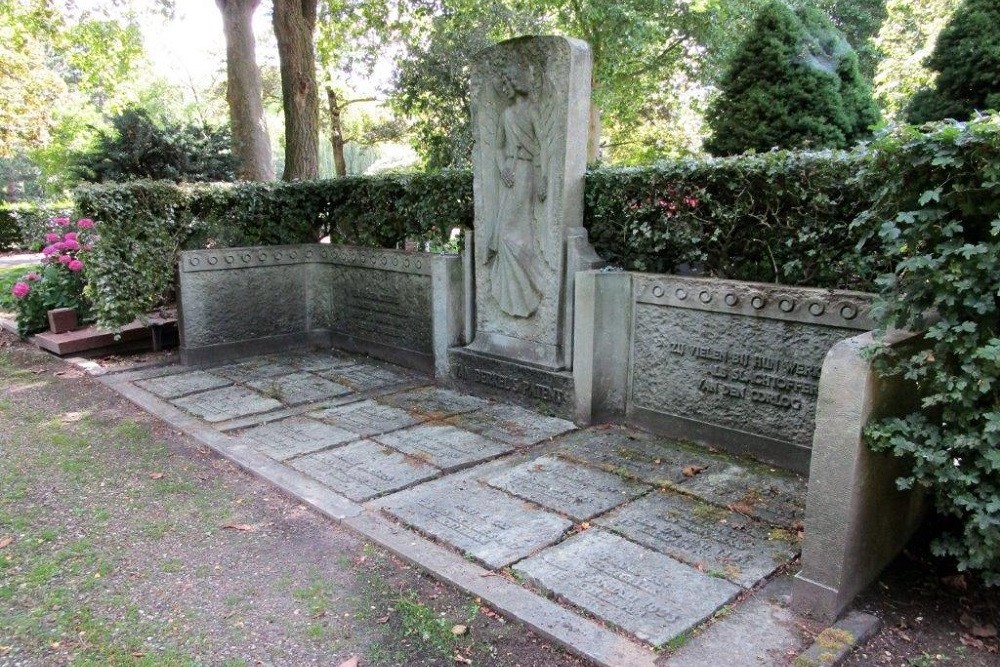 Grave-memorial Employees Van Berkel General Cemetery Crooswijk #2