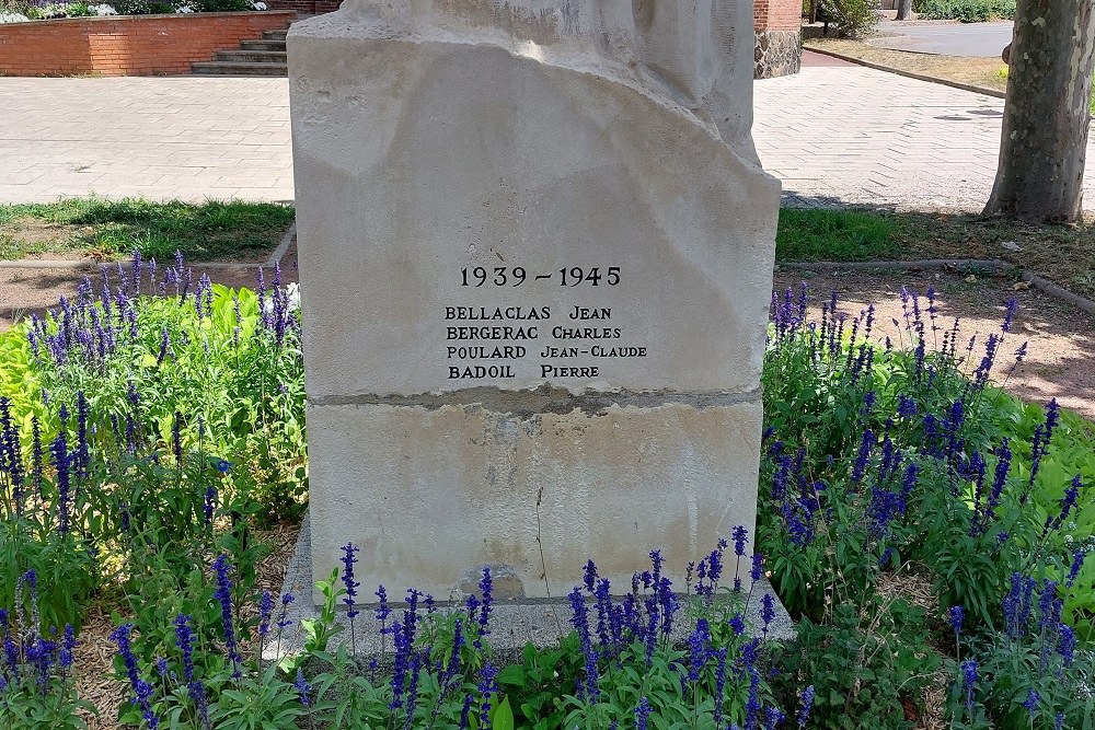 War Memorial Veauche #2