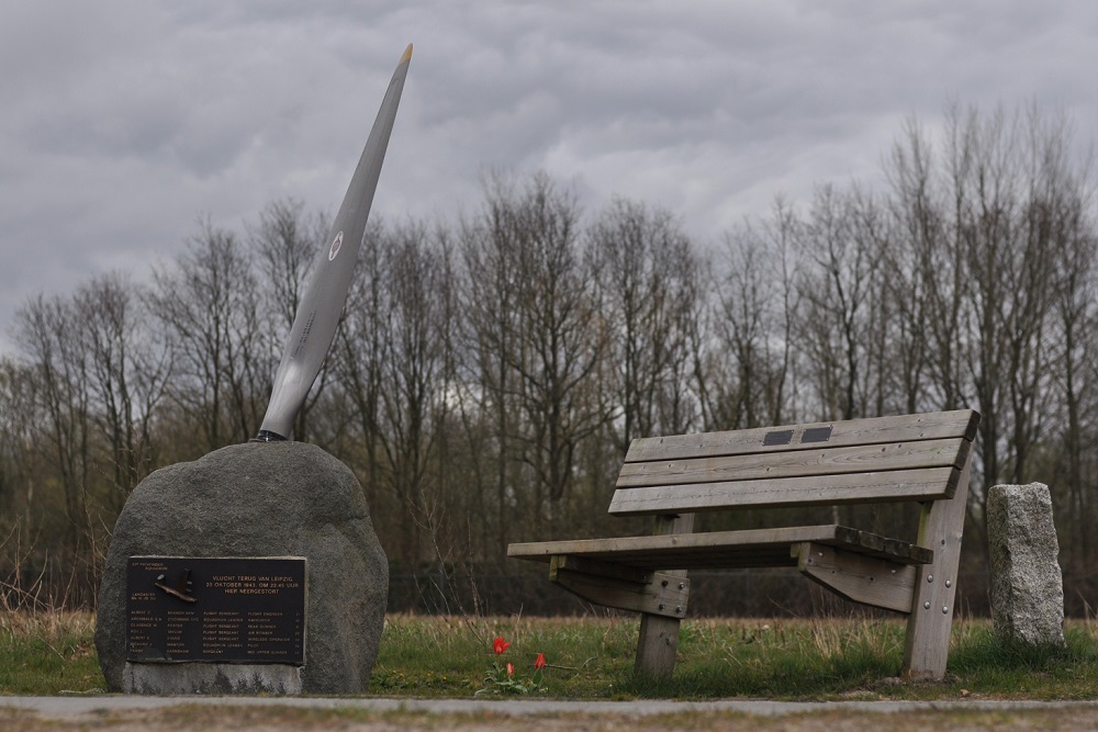 Monument Crashlocatie Lancaster JB154 #1