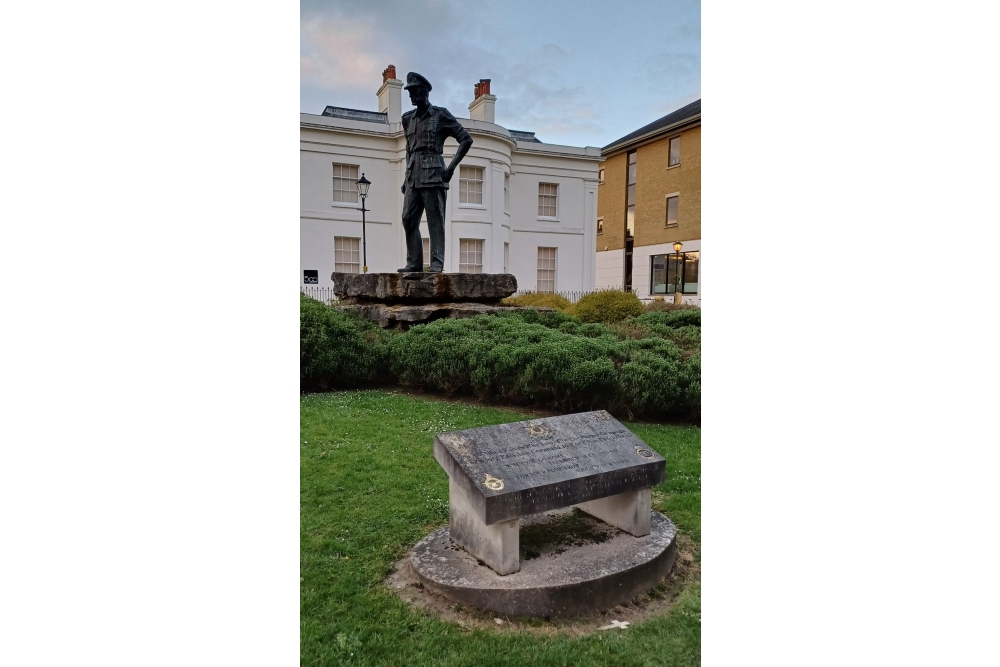 Statue Admiral Louis Mountbatten #2