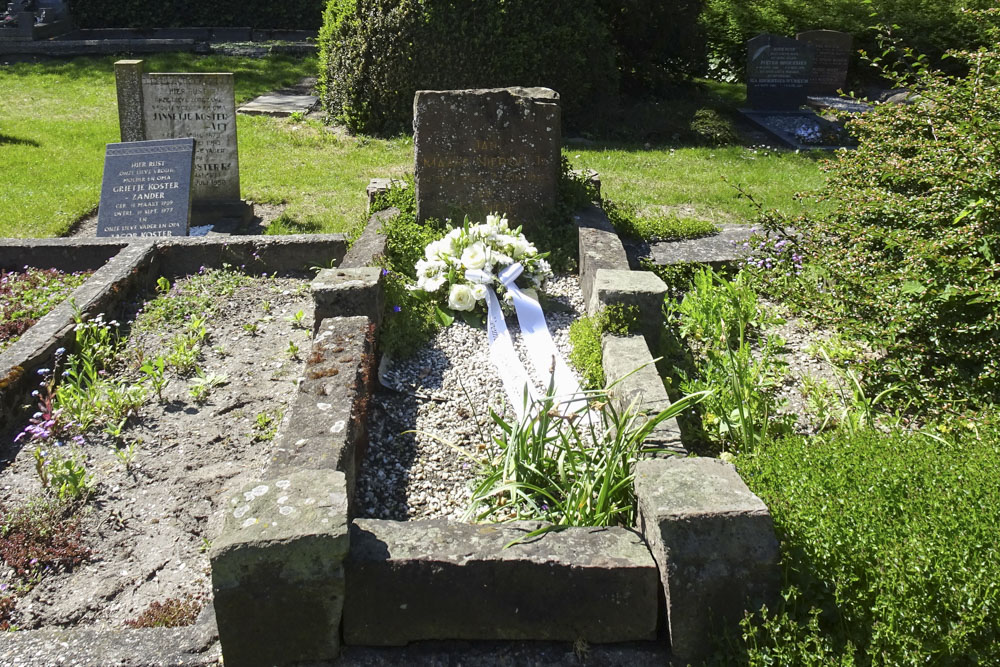 Dutch War Grave Municipal Cemetery Berkhout #2