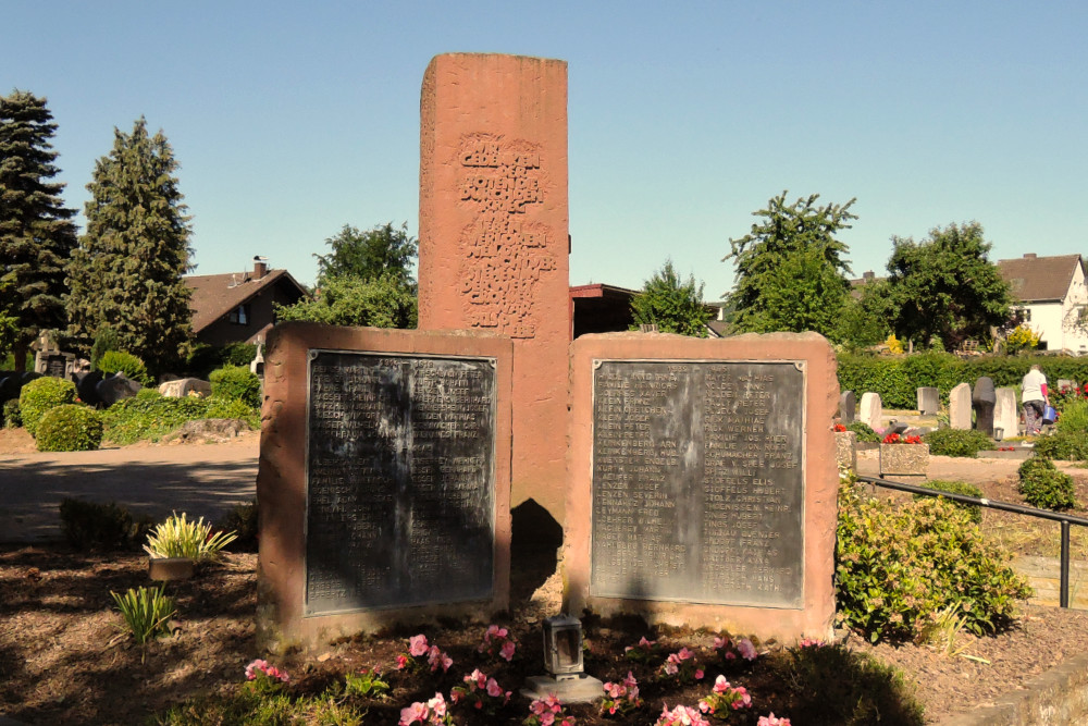 Monument Oorlogsslachoffers Untermaubach #2