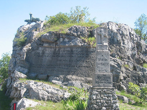 Monument Italiaanse 77e Infanterieregiment