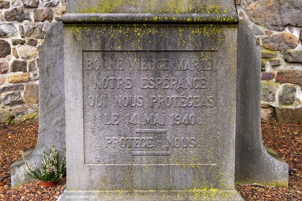 Monument Beschermende Maagd van 14 mei 1940 Charneux #3