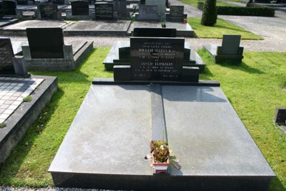 Dutch War Grave Gasselternijveen #2
