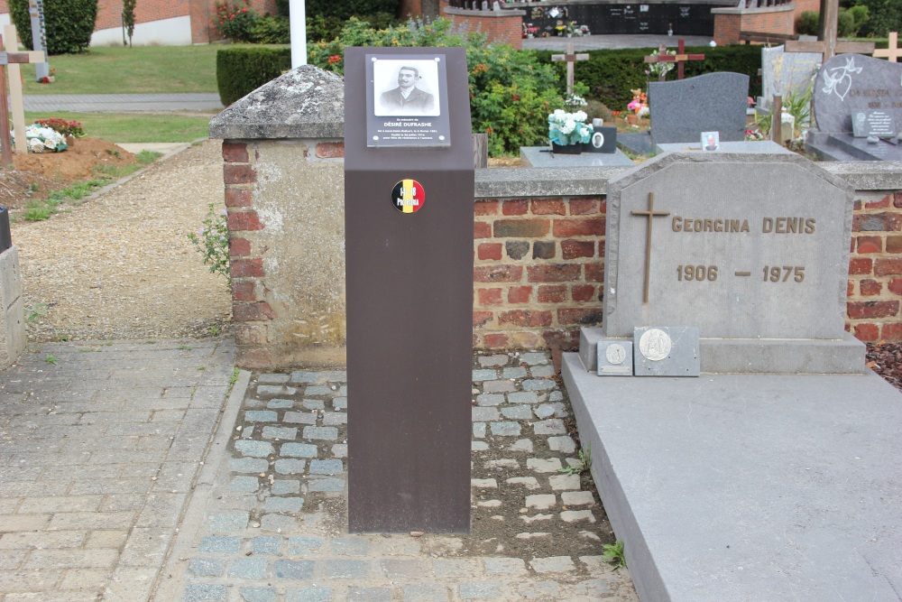 Gedenkteken Gefusilleerde Verzetsstrijder Mont-Saint-Guibert #1
