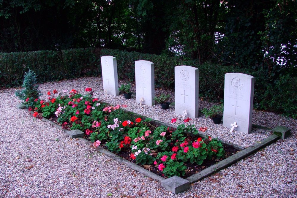 Oorlogsgraven van het Gemenebest Rooms Katholieke Begraafplaats Ravenstein #2