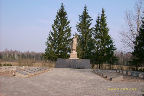 Sovjet Oorlogsbegraafplaats Blīdene #1