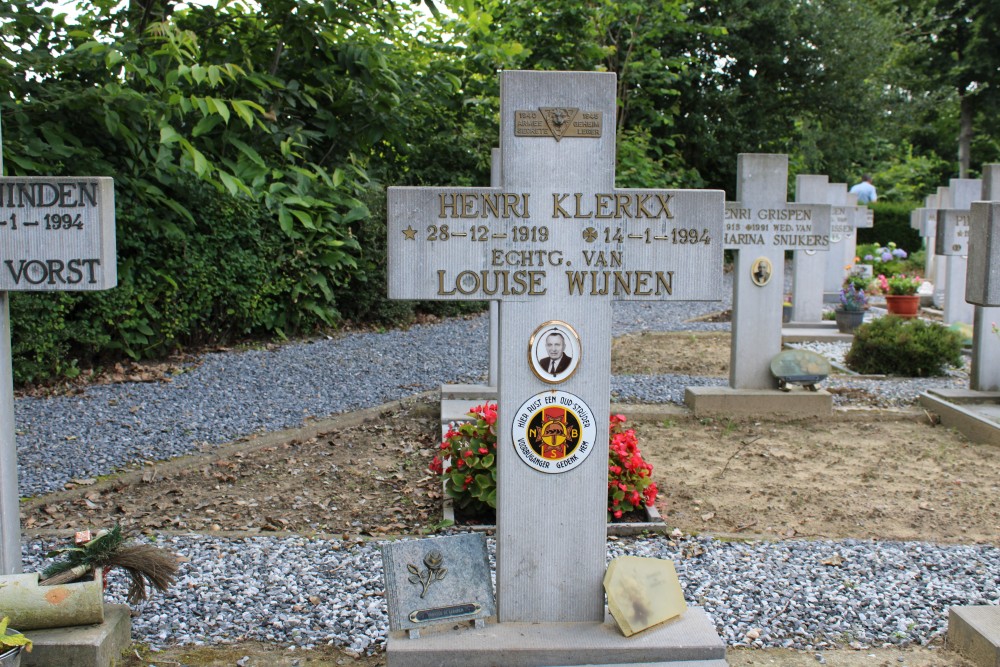 Belgische Graven Oudstrijders Kessenich Begraafplaats #3