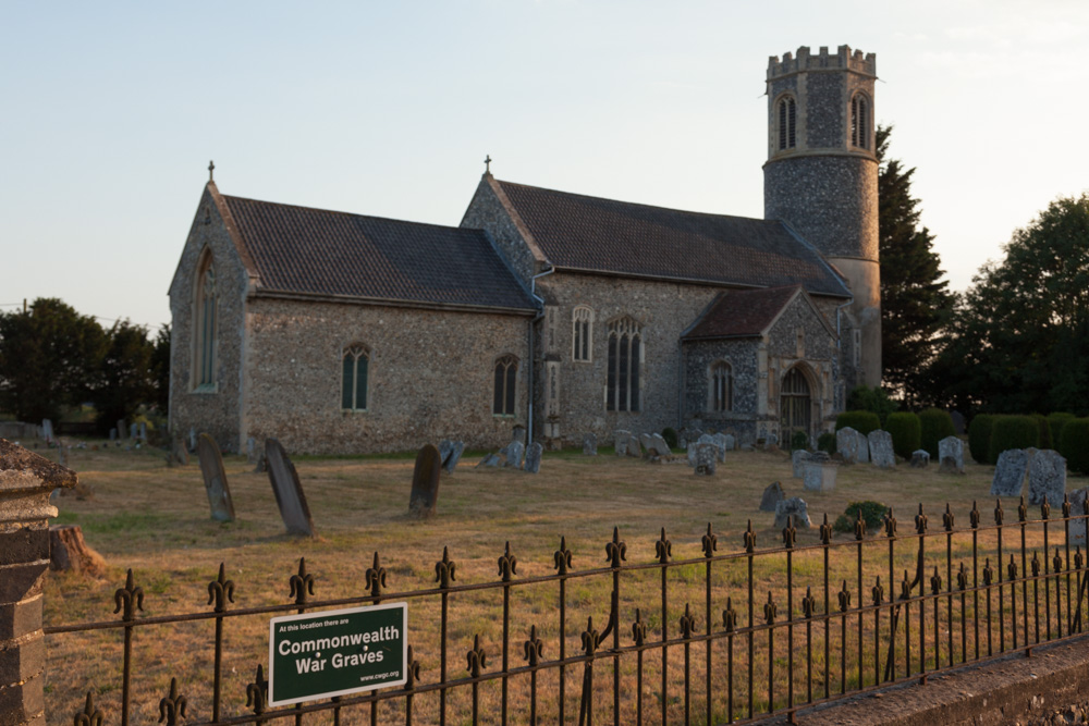 Oorlogsgraven van het Gemenebest St. Remigius Churchyard