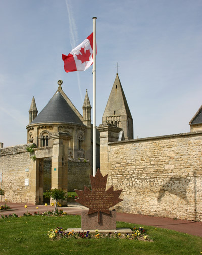 Canadees Monument Basly #1