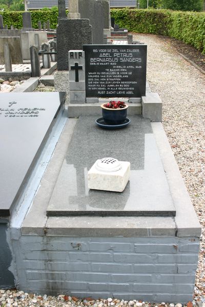 Dutch War Grave R.C. Cemetery Oude Pekela #2