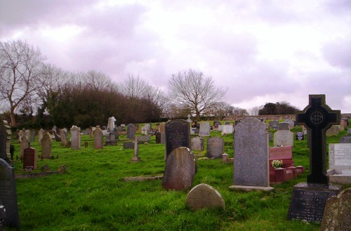 Commonwealth War Graves St Beuno and St Mary Churchyard