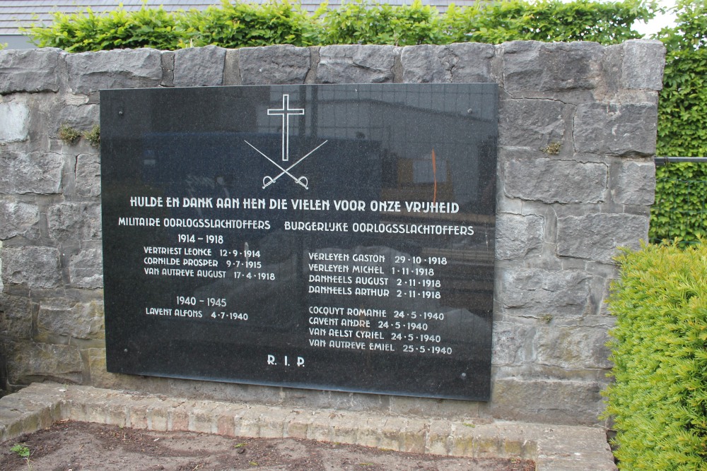 War Memorial Bachte #1