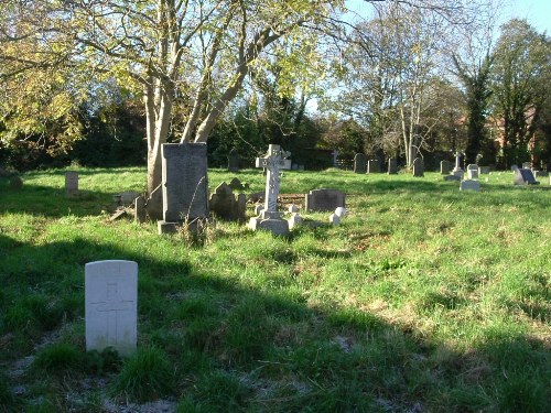 Commonwealth War Graves All Saints Churchyard