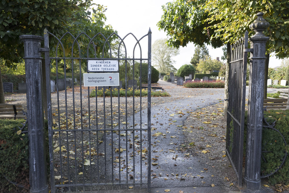 Nederlandse Oorlogsgraven Gemeentelijke Begraafplaats Vreeland #5