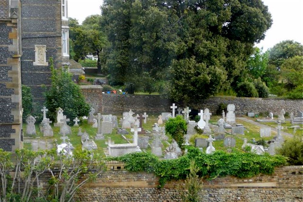 Oorlogsgraf van het Gemenebest St. Augustine Roman Catholic Churchyard