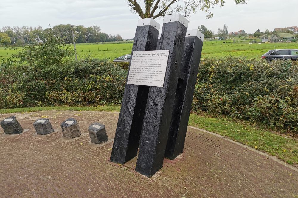 Oorlogsmonument Marken #1