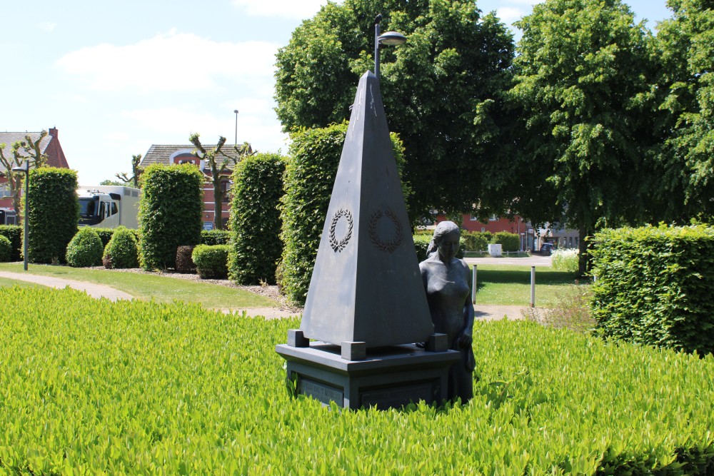 Monument De Treurende Weduwe #1