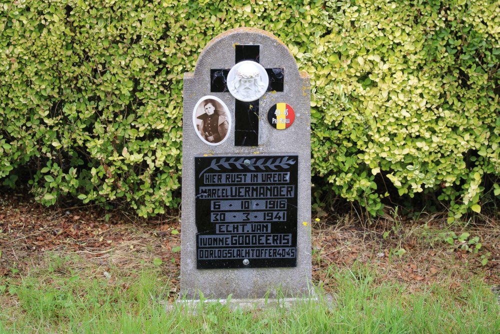 Belgische Oorlogsgraven Oostnieuwkerke #4