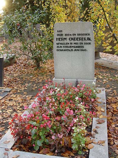 Dutch War Grave Dalfsen #1