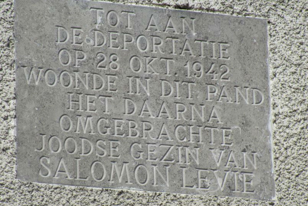 Stolpersteine & Plaquette Voorstraat 14A #3