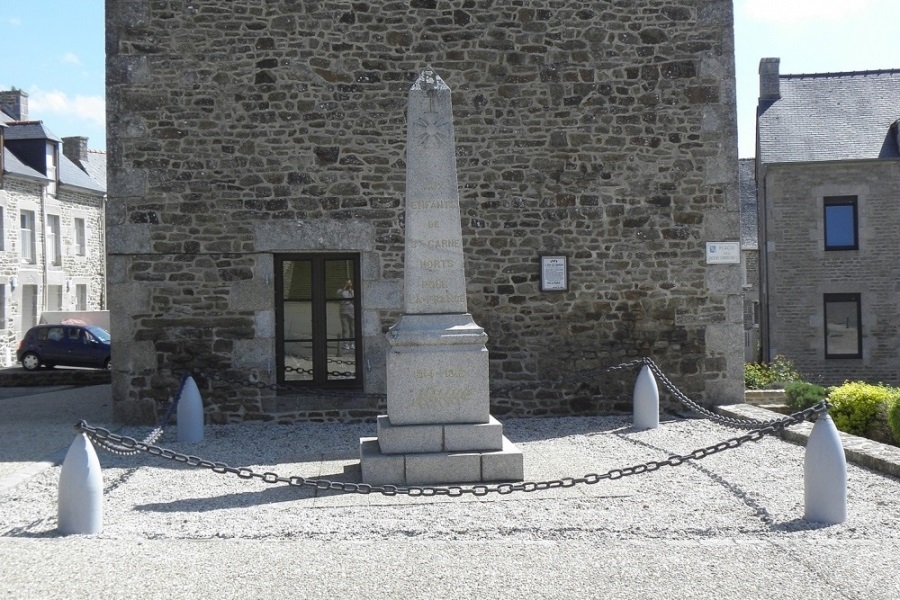 War Memorial Saint-Carn #1